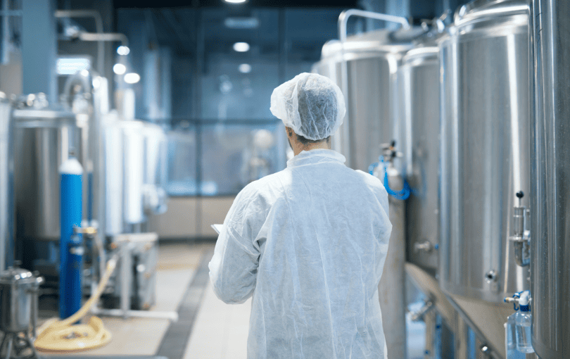 Entenda como a manutenção industrial no setor alimentício evita contaminações e garante segurança, rendimento e conformidade sanitária.