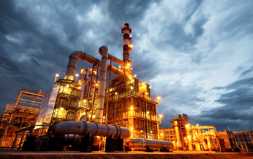 Saiba como limpeza química e flushing garantem segurança operacional em refinarias e evitam falhas críticas em sistemas industriais.